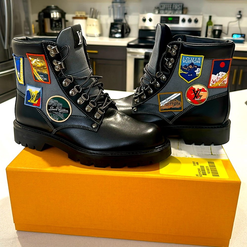 LOUIS VUITTON Alps Patches Oberkampf Canvas with Calf Leather Ankle Boots
